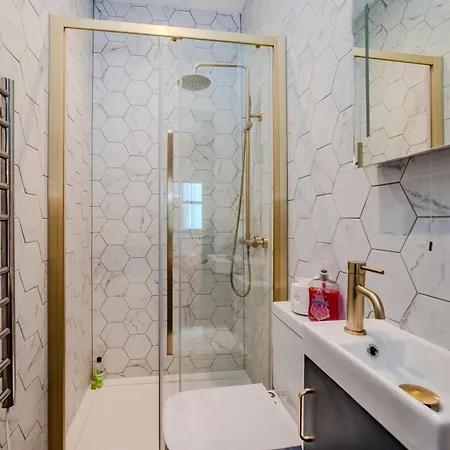 3 Bedroom 2 Bathroom I Super Central Location I Sleep 9 Guests Brighton Exterior photo