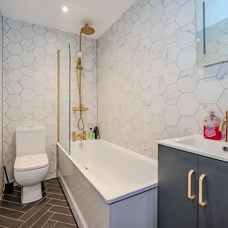 3 Bedroom 2 Bathroom I Super Central Location I Sleep 9 Guests Brighton Exterior photo