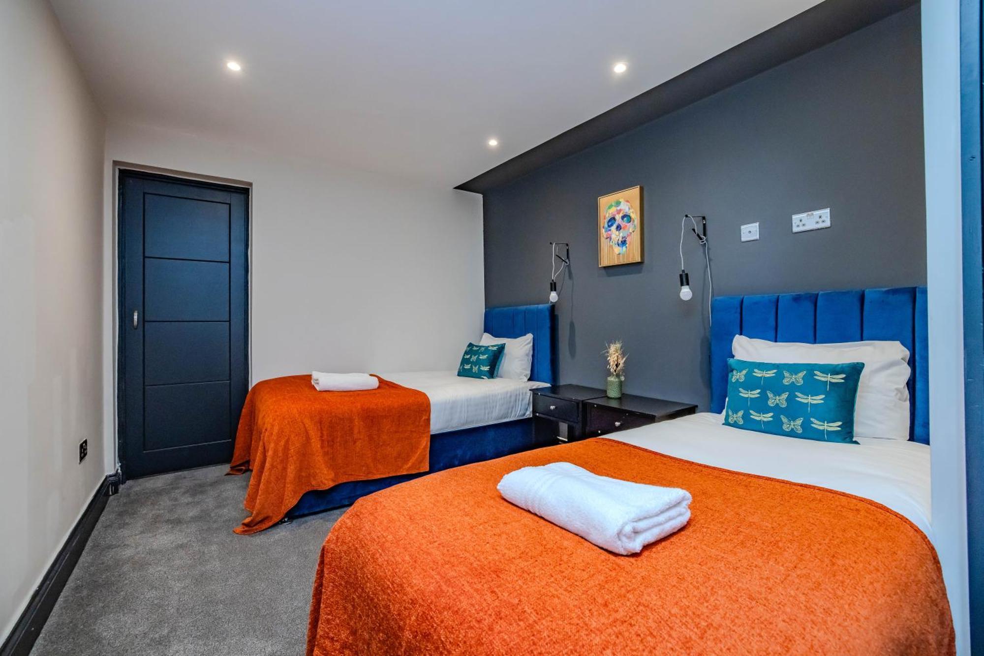 3 Bedroom 2 Bathroom I Super Location I Sleep 9 Guests * Brighton
