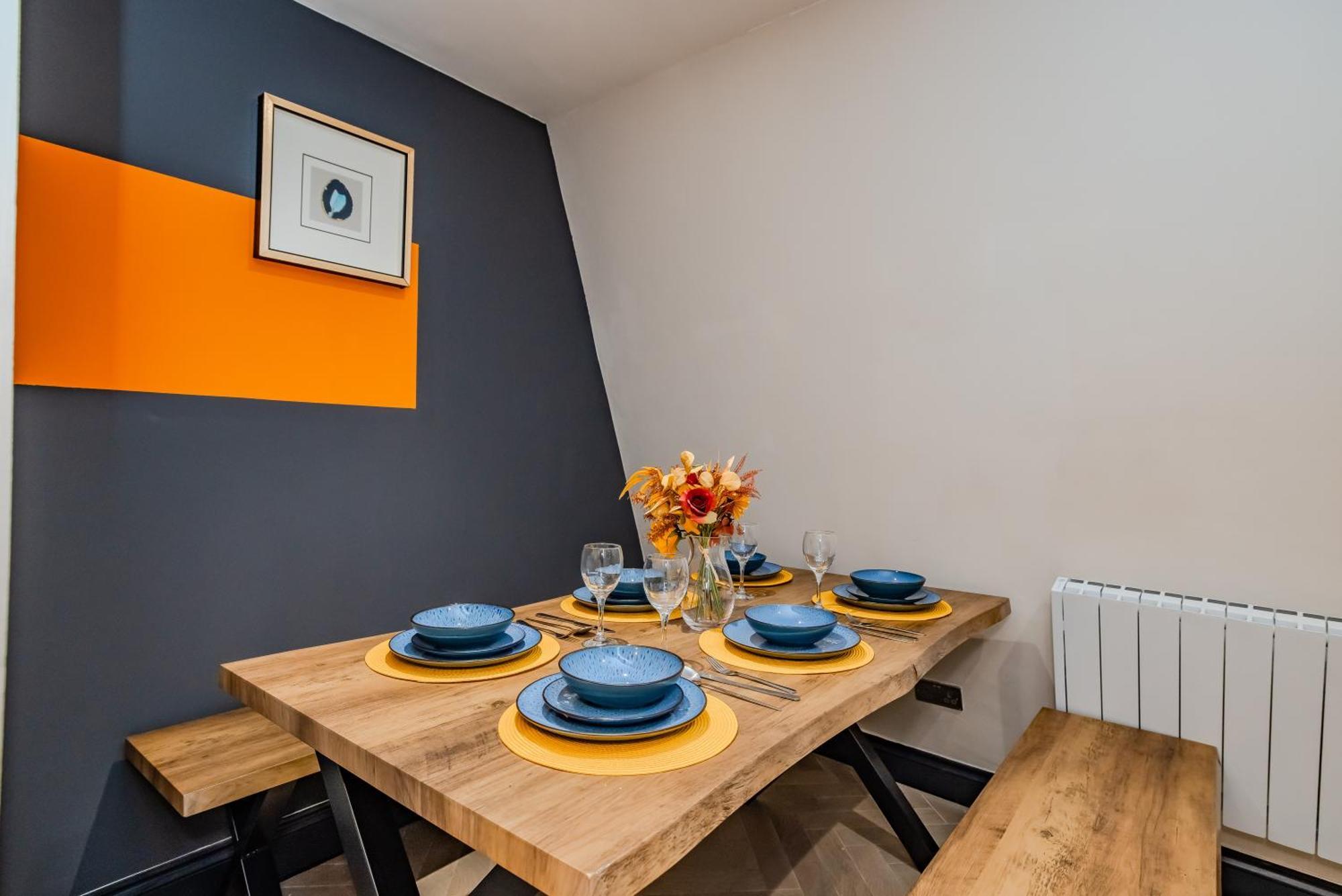 3 Bedroom 2 Bathroom I Super Location I Sleep 9 Guests Brighton
