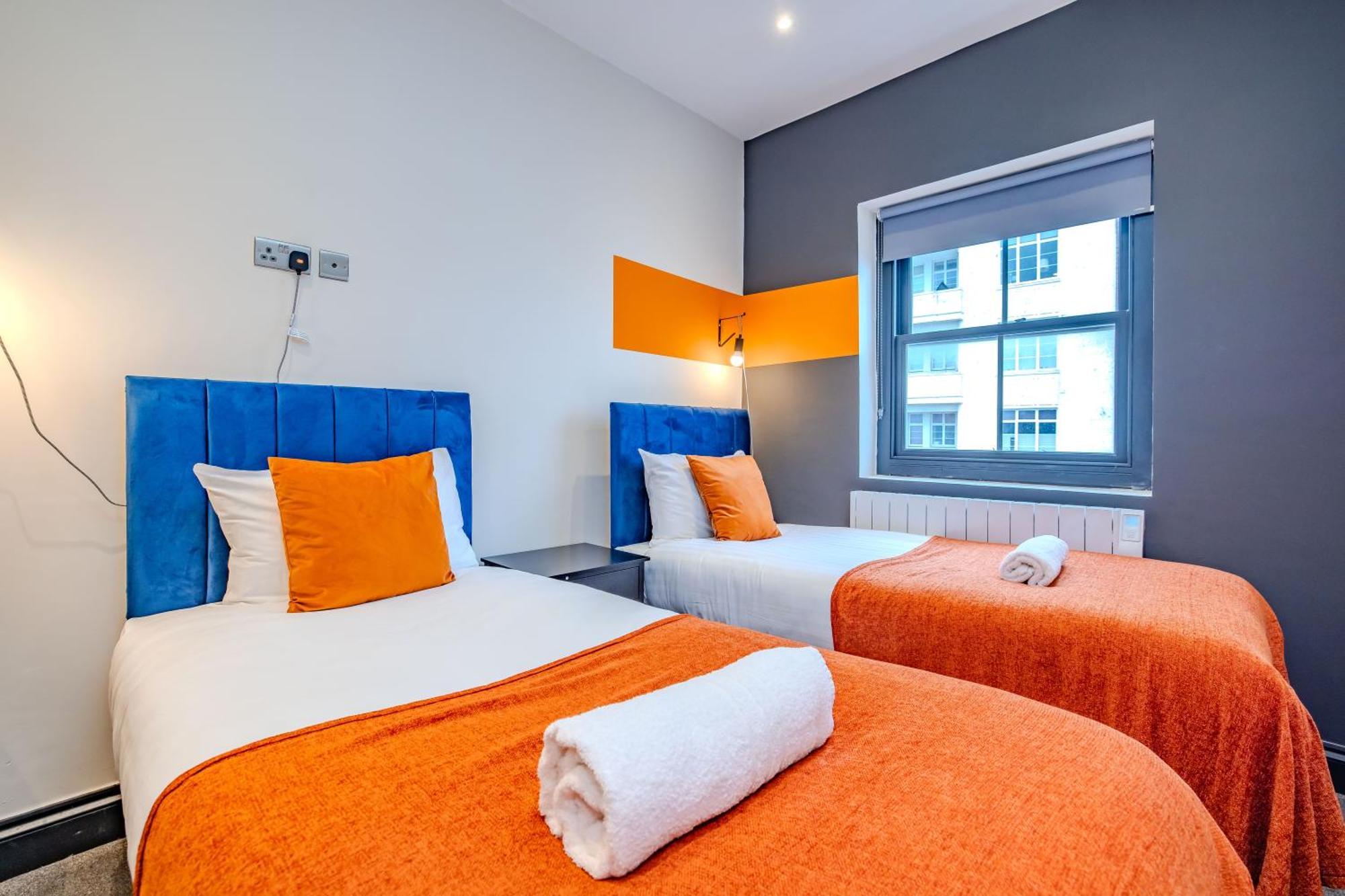 3 Bedroom 2 Bathroom I Super Location I Sleep 9 Guests Apartment Brighton