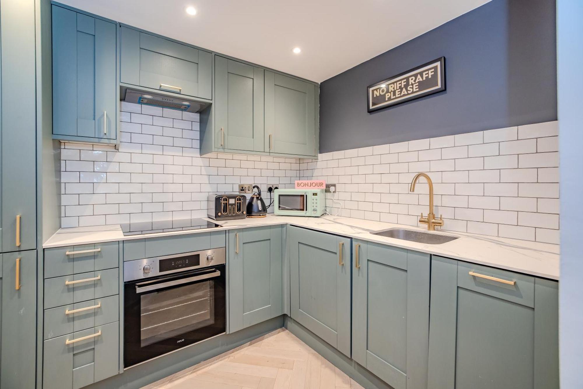 3 Bedroom 2 Bathroom I Super Location I Sleep 9 Guests Brighton